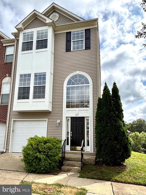 Foto principal - 117 Barrett Ct