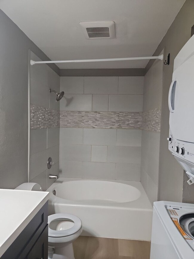 Building Photo - 2bed/1bath unit on S 95th