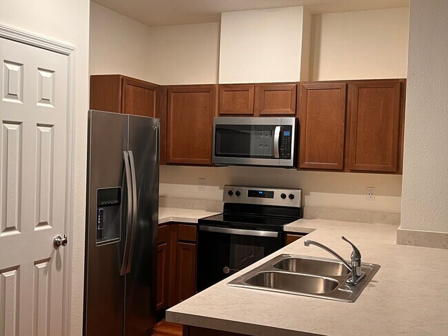 Foto del edificio - 6046 Greenland Rd