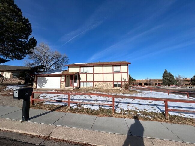 Foto del edificio - 2210 Cather Cir