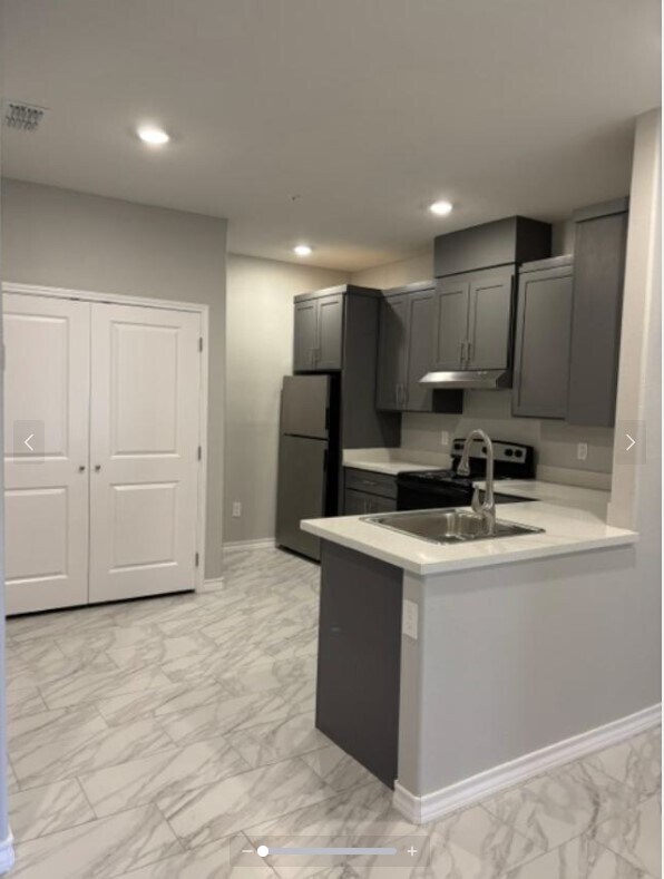 Foto del edificio - Angelix Apartments (BRAND NEW!)