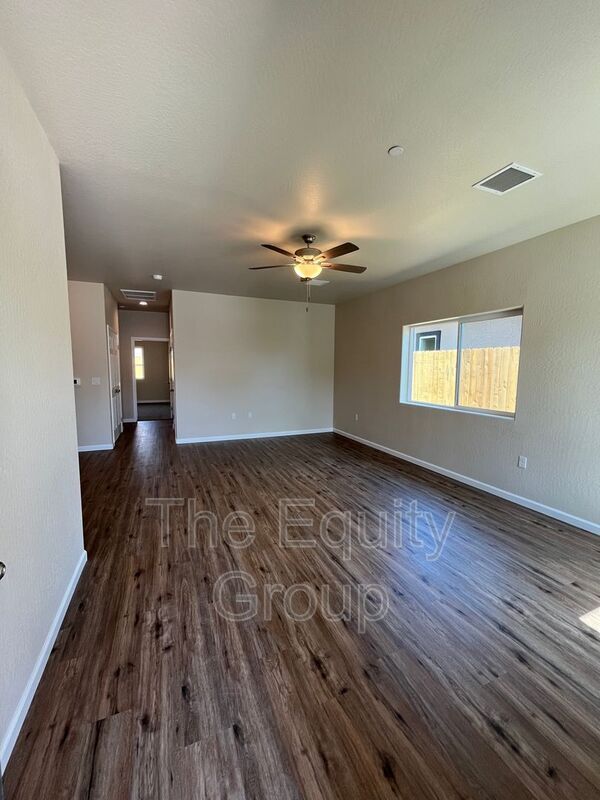 Building Photo - 3614 S County Center Dr