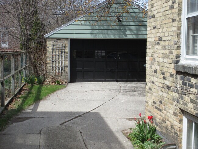 Garage with Remote - 4117 N Bartlett Ave