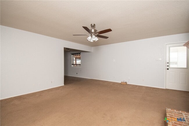 Building Photo - 3309 Lorena Dr