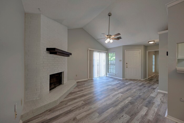 Foto principal - 12221 Tyson Cove