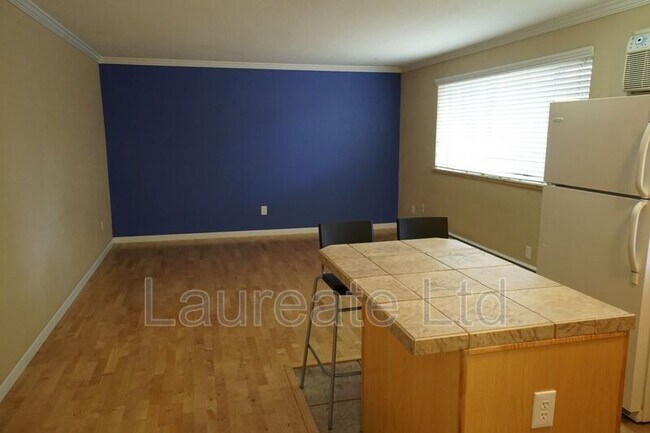 Foto del edificio - 1260 N Humboldt St
