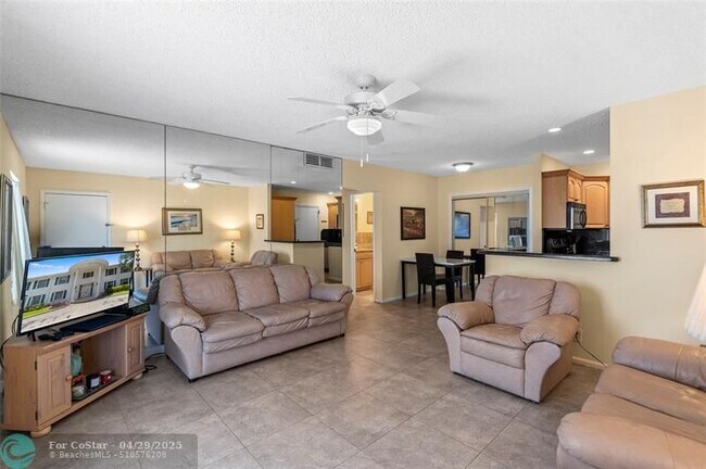 Foto del edificio - 2180 NE 67th St