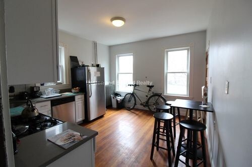 Building Photo - 172 St Alphonsus St