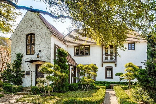 Foto del edificio - 4207 University Blvd