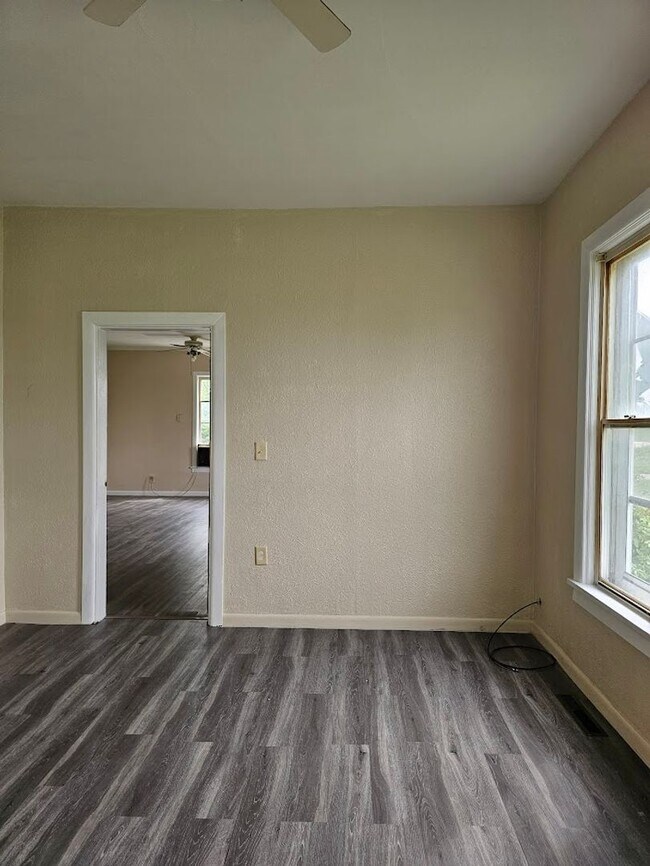 Foto del edificio - Three Bedroom One Bath House in the Country