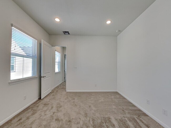 Foto del edificio - 9902 Clark Rd
