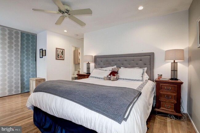 Foto del edificio - 3909 Rickover Rd