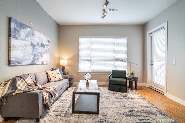 Foto del edificio - 9580 Ridgegate Pkwy
