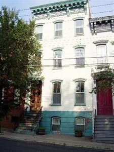 Primary Photo - 130 Grand St