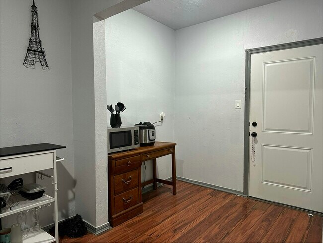 Building Photo - 6833 Avenue C