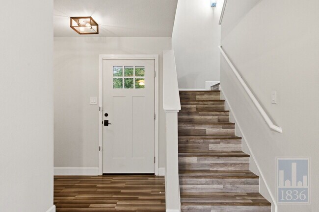 Building Photo - 13016 Wedding Dr