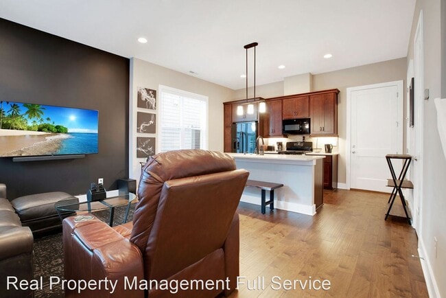 Building Photo - 2 br, 2.5 bath House - 508 vernon Circle