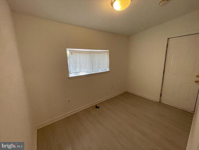 Foto del edificio - 2606 W Girard Ave