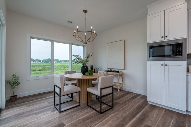 Foto del edificio - 2132 Deerwood Dr