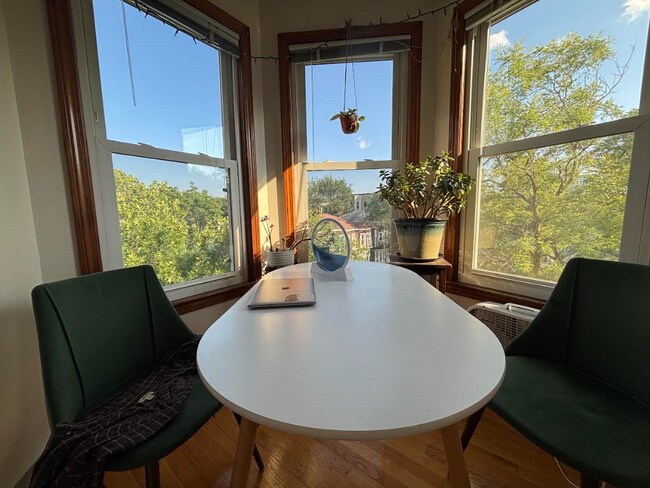 Building Photo - 237 Columbia St