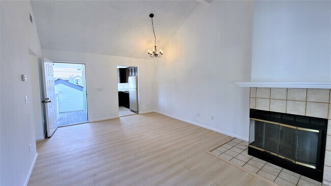 Foto del edificio - 34631 Musk Terrace