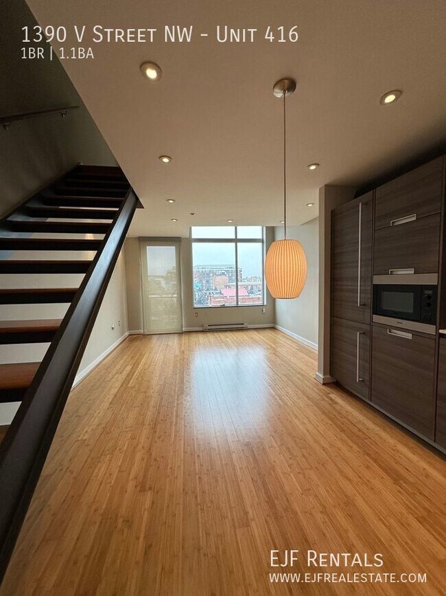 Building Photo - Lofted U Street Corridor Apartment W/Built...