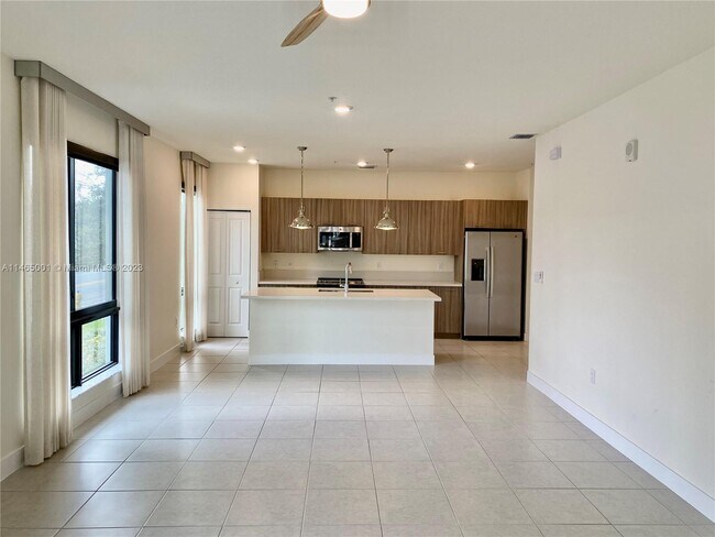 Foto del edificio - 8201 NW 81st St