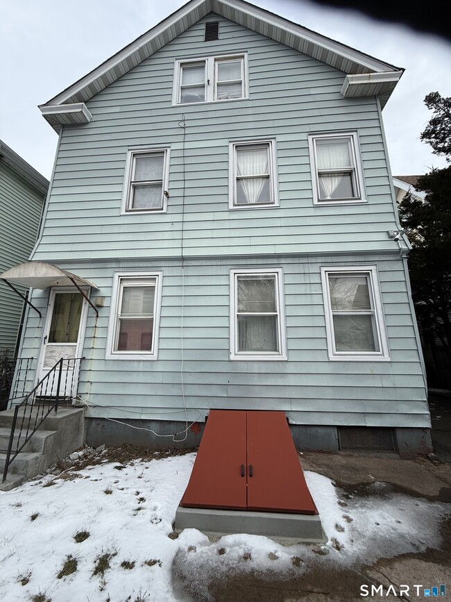 Building Photo - 440 Howard Ave