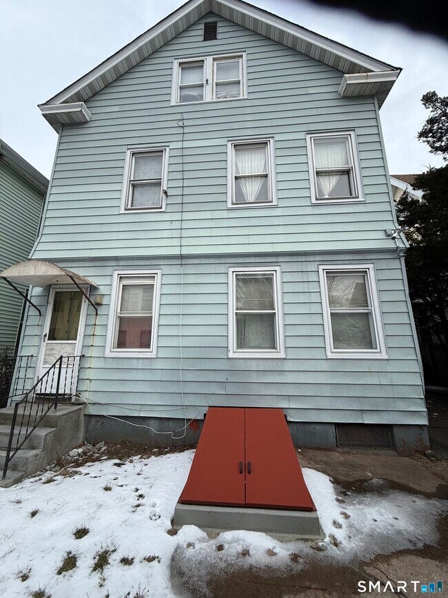 Building Photo - 440 Howard Ave