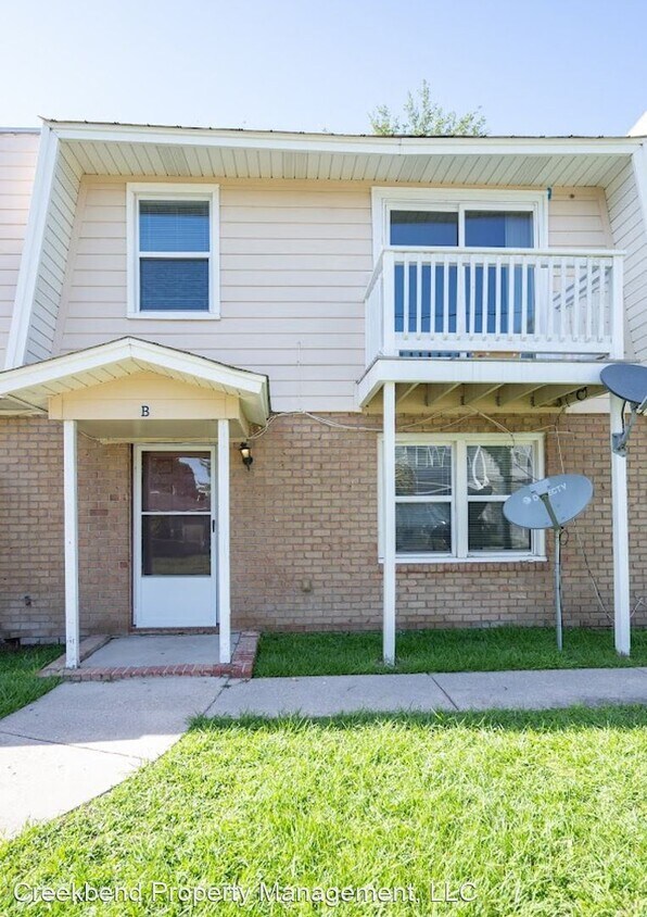 Primary Photo - 3 br, 2 bath House - 1552 Evergreen #B
