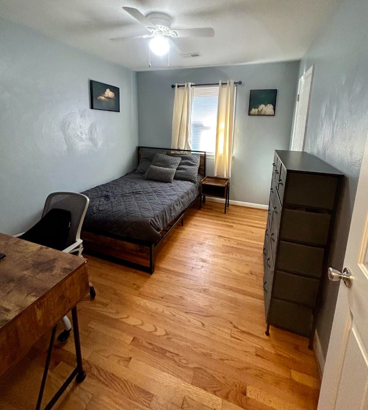 Primary Photo - 1511 Linden Ave