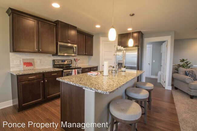 Building Photo - 4 br, 3 bath House - 8860 South 78th