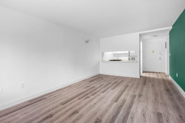 Photo - 280 Rector Pl Apartment