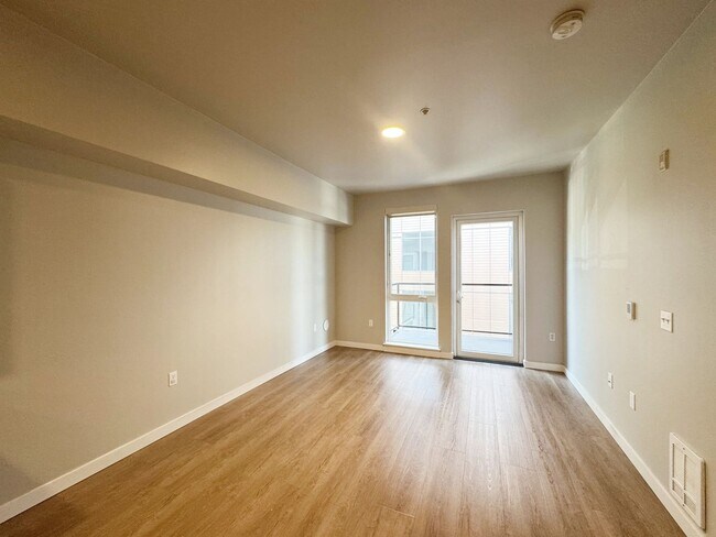 Building Photo - Great Apt For Rent