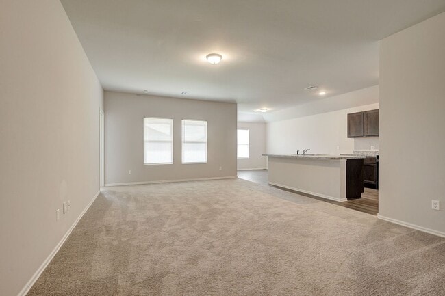 Building Photo - ** $500 Off Move-In Special **  Beautiful ...