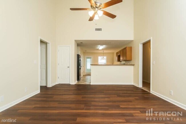 Building Photo - 3005 Weybridge Dr