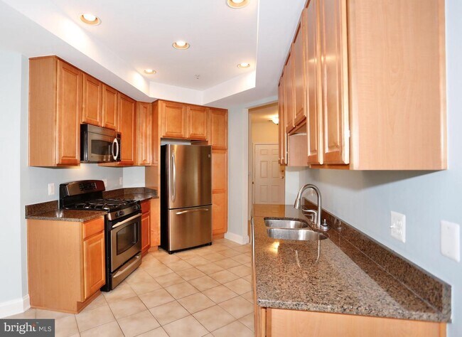 Foto del edificio - 12824 Clarksburg Square Rd