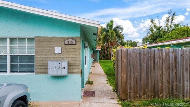 Foto del edificio - 815 SW 4th St