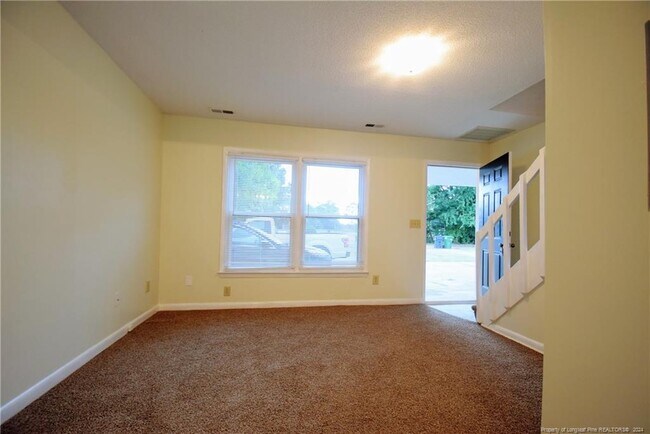 Building Photo - 6637 Abbey Ln
