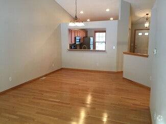 Building Photo - 450 Abbey Mill Dr SE