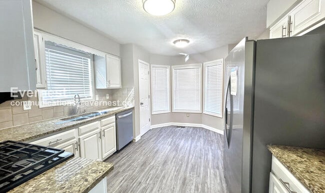 Foto del edificio - 460 Ward Rd