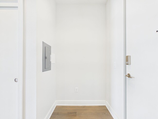 Building Photo - Modern East Austin Condo with City Views & Unmatched Walkability