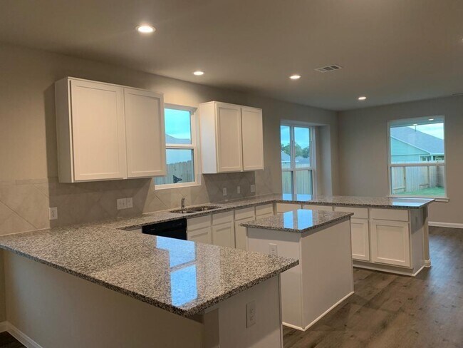Building Photo - 14032 Lamprey Dr