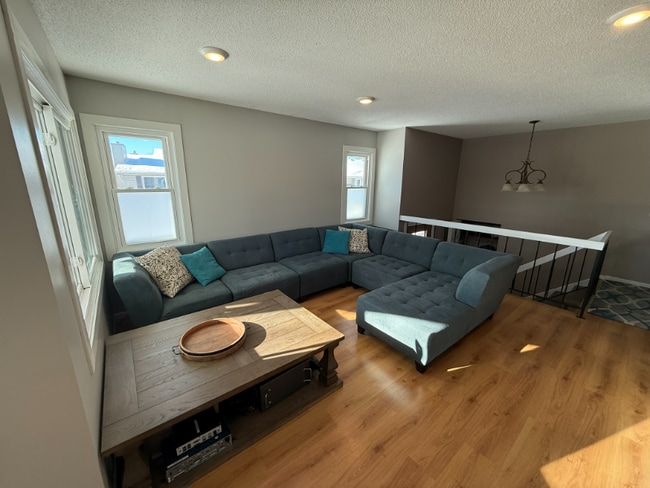 Foto del edificio - 4125 Goldenrod Ln N