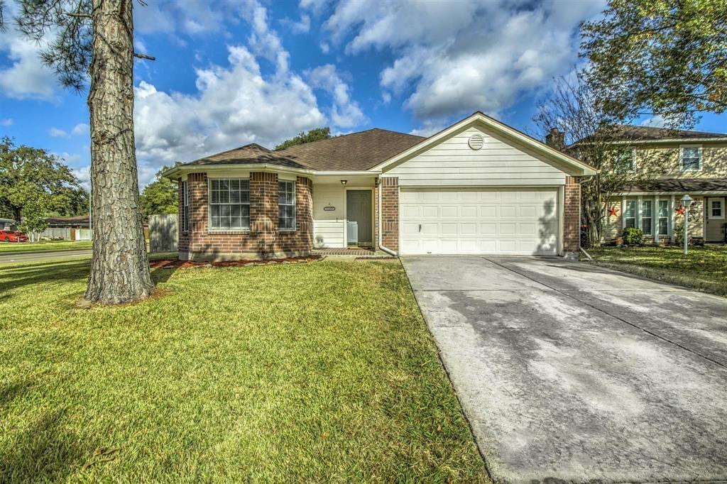 Primary Photo - 16154 Little Cypress Ln
