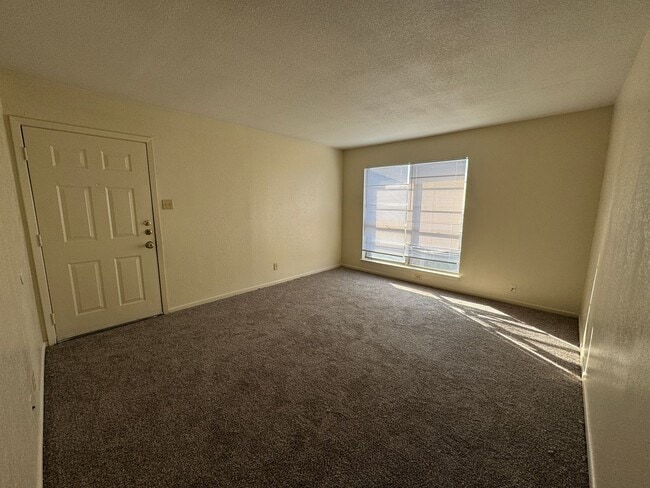 Building Photo - 4306 Lake Rd