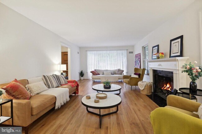 Foto del edificio - 6308 Lenox Rd
