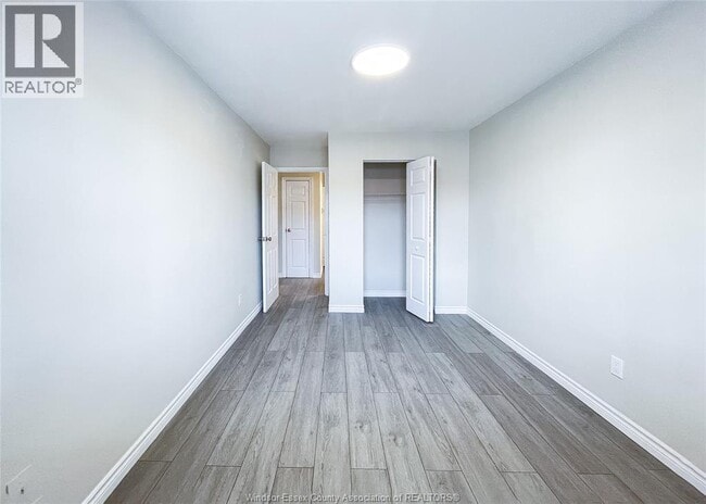 Building Photo - 2136 Wyandotte St W