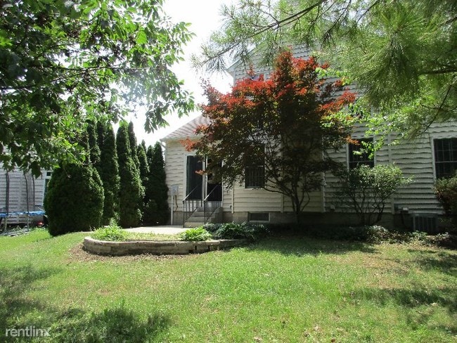 Building Photo - 3 br, 3.5 bath House - 7221 Trillium