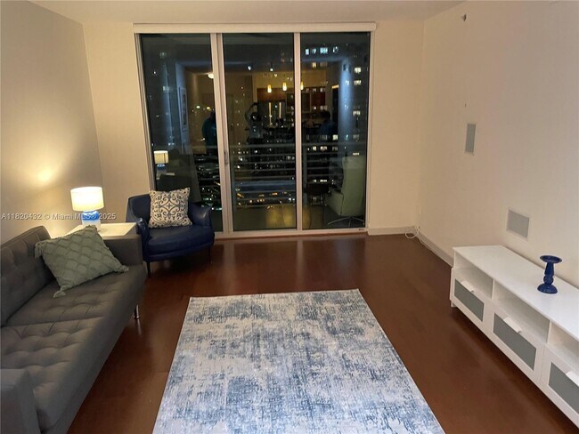 Foto del edificio - 325 S Biscayne Blvd